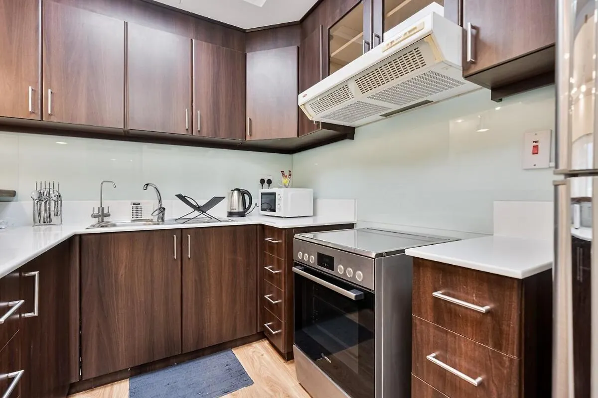 Apartment Lux 1 Bedroom Getaway With Stunning Views, Pool And Gym Dubai