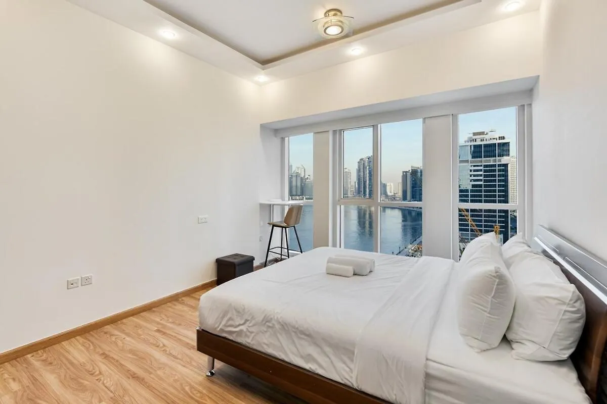 Lux 1 Bedroom Getaway With Stunning Views, Pool And Gym Dubai 0*,  United Arab Emirates