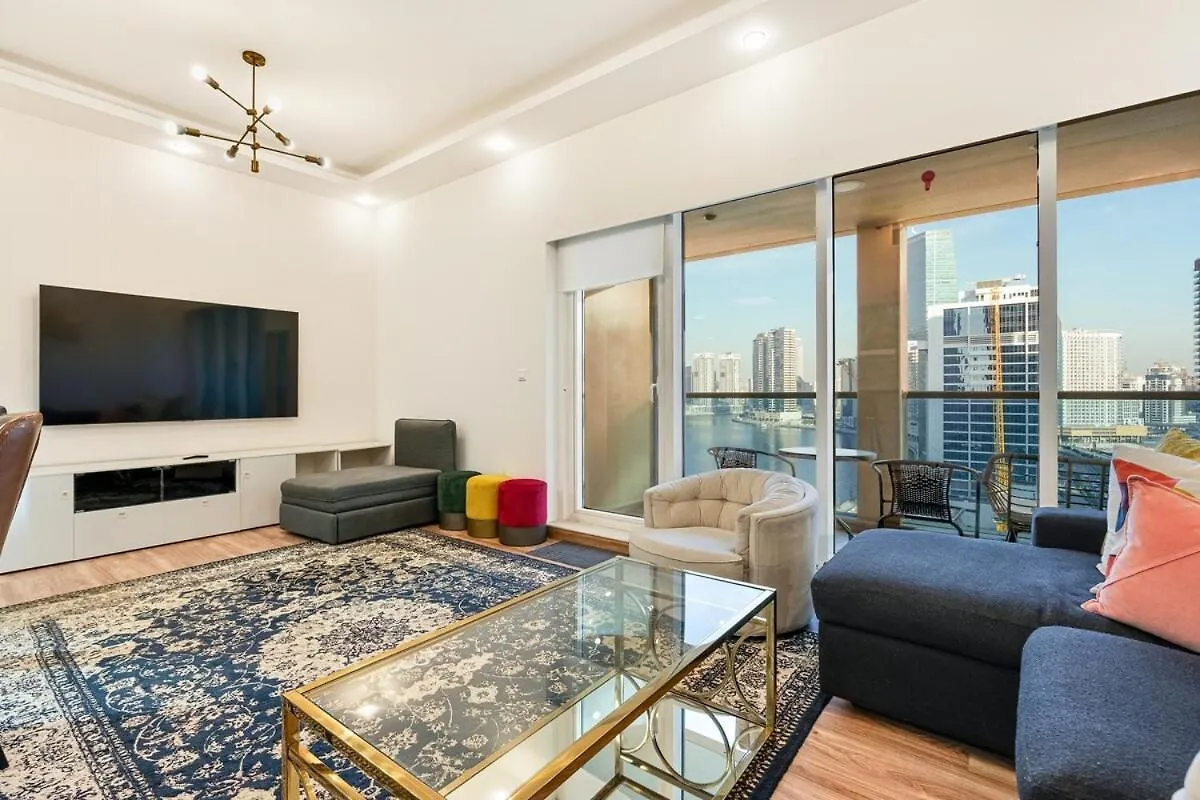 Lux 1 Bedroom Getaway With Stunning Views, Pool And Gym Dubai Apartment